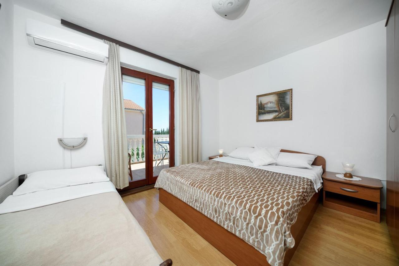 Apartmani Krizanovic Vodice Exterior photo